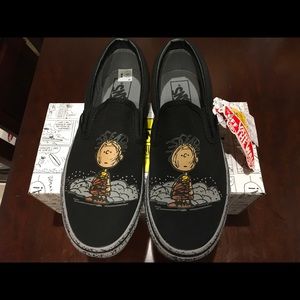 ❌SOLD❌Women’s Vans Classic slip ons Peanuts